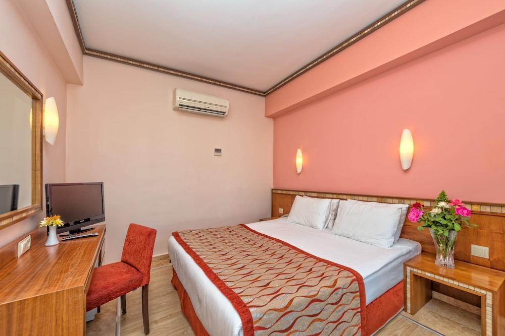 Hotel Royal Atlantis &